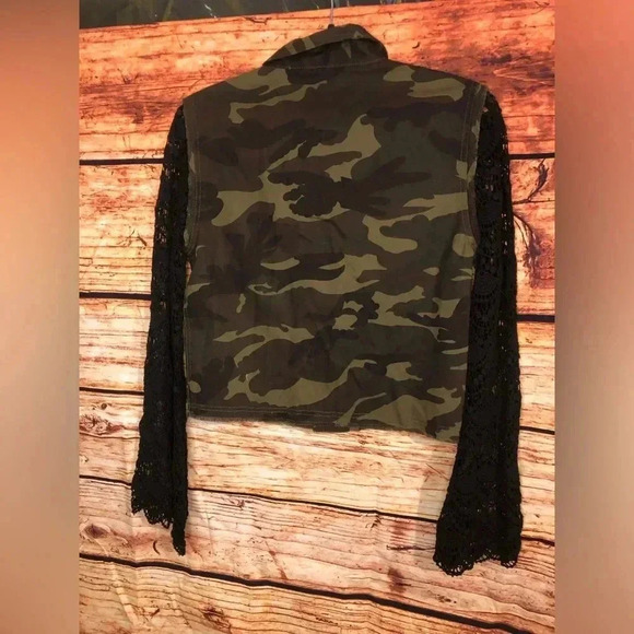 Lace Sleeve Camo Jacket - Picture 9 of 16